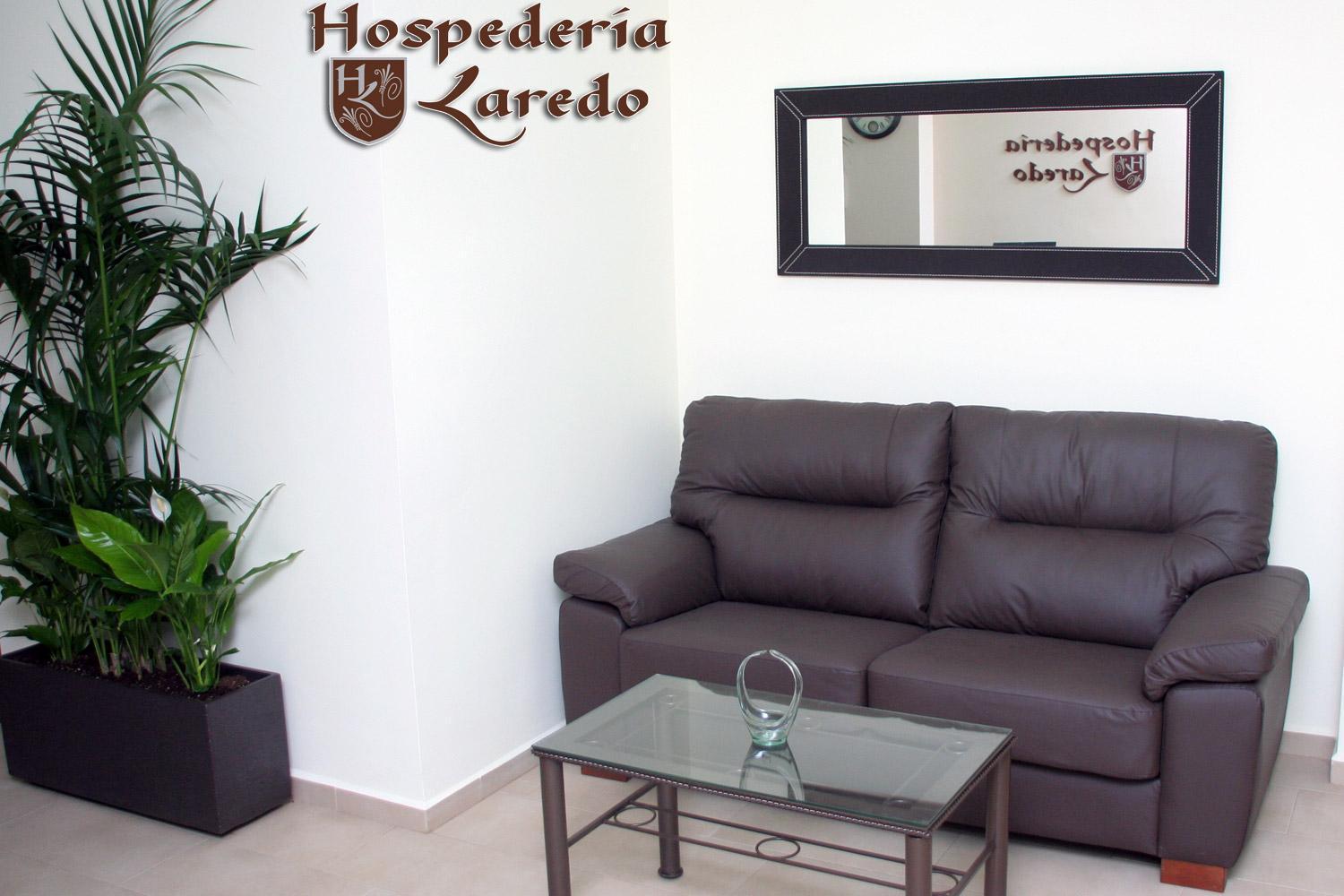 Hospederia Laredo Hotel La Carlota Exterior photo