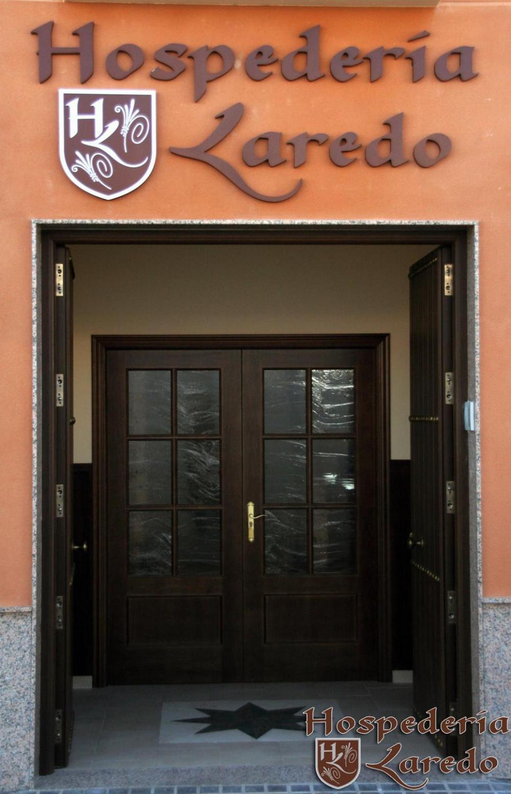 Hospederia Laredo Hotel La Carlota Exterior photo