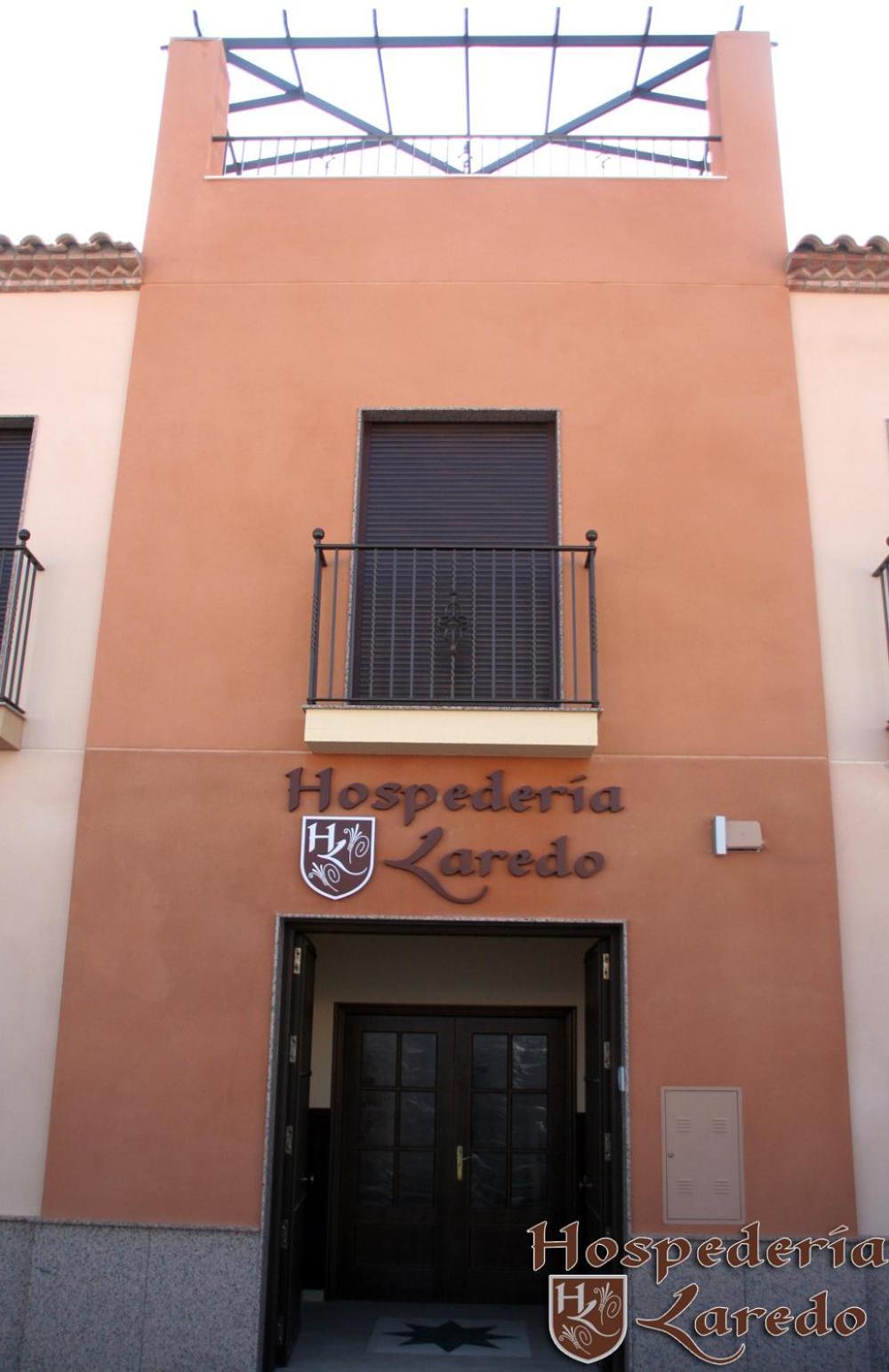 Hospederia Laredo Hotel La Carlota Exterior photo