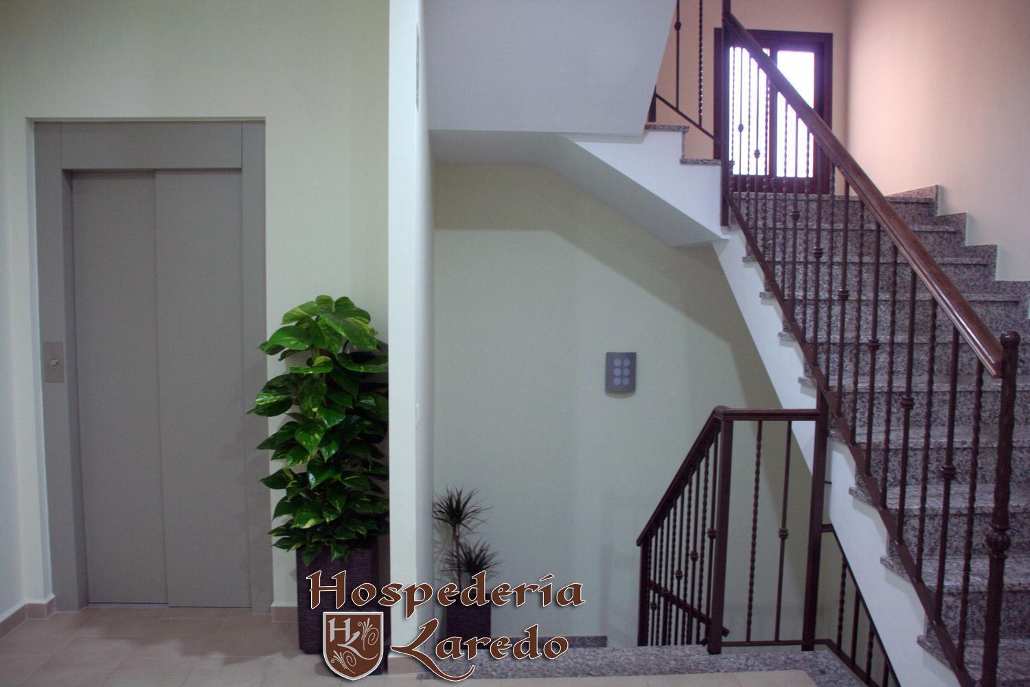 Hospederia Laredo Hotel La Carlota Exterior photo