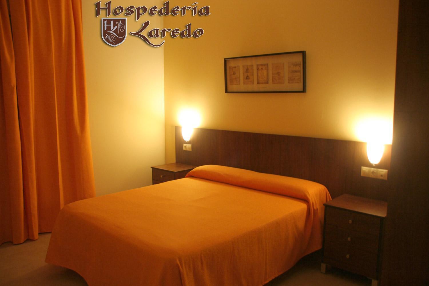 Hospederia Laredo Hotel La Carlota Exterior photo