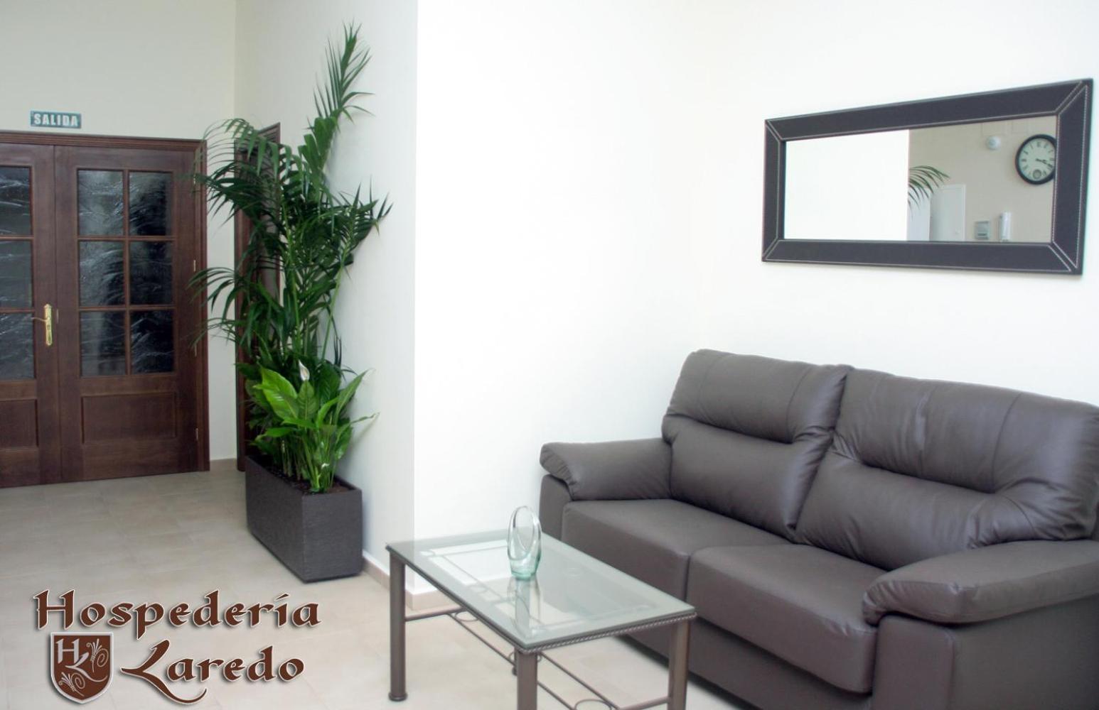Hospederia Laredo Hotel La Carlota Exterior photo