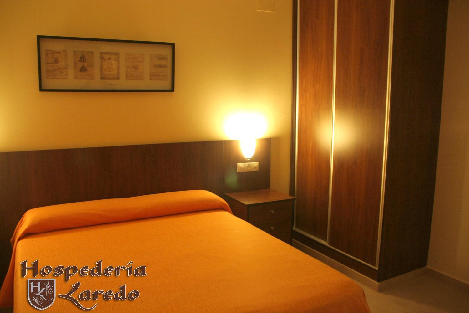 Hospederia Laredo Hotel La Carlota Exterior photo