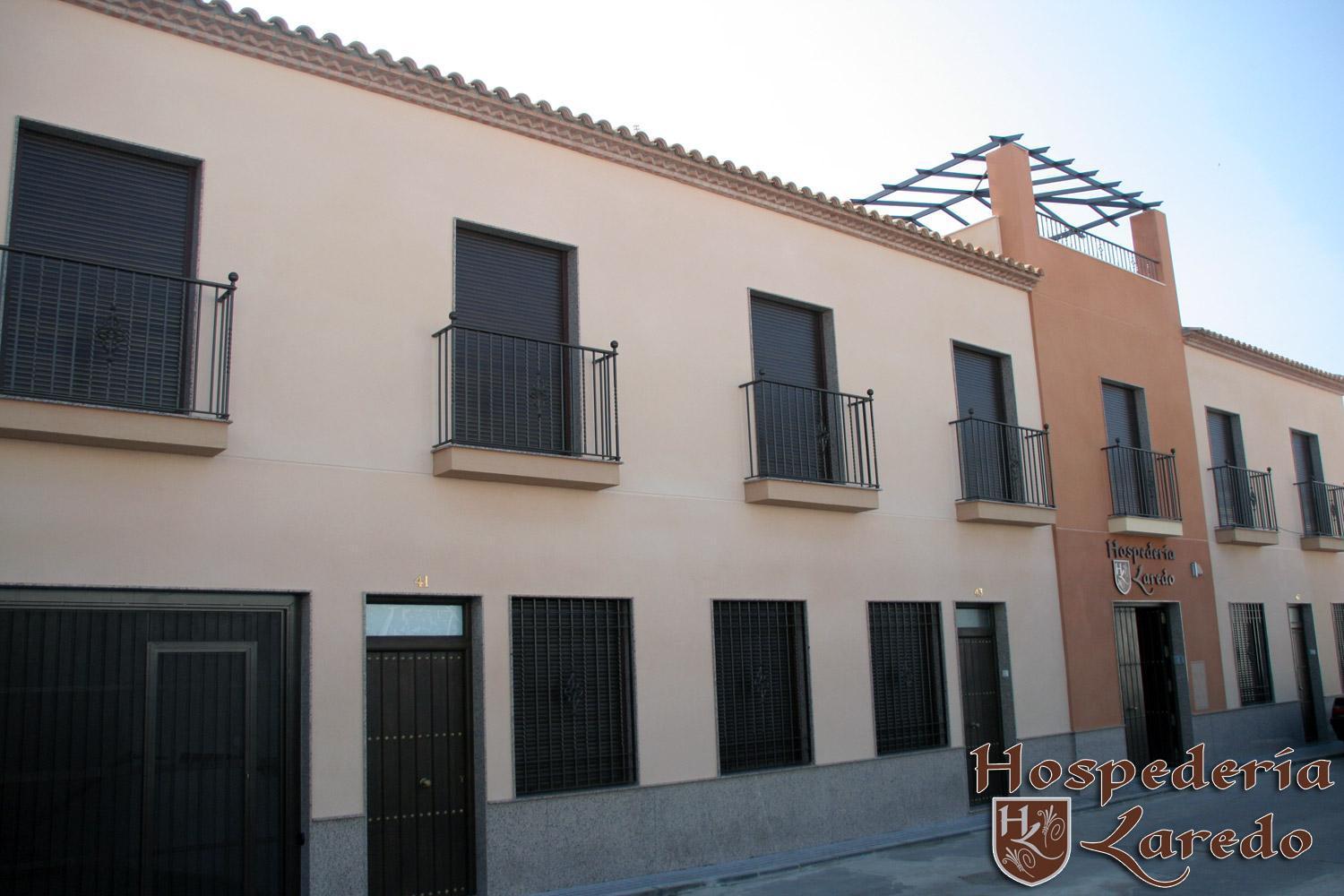Hospederia Laredo Hotel La Carlota Exterior photo