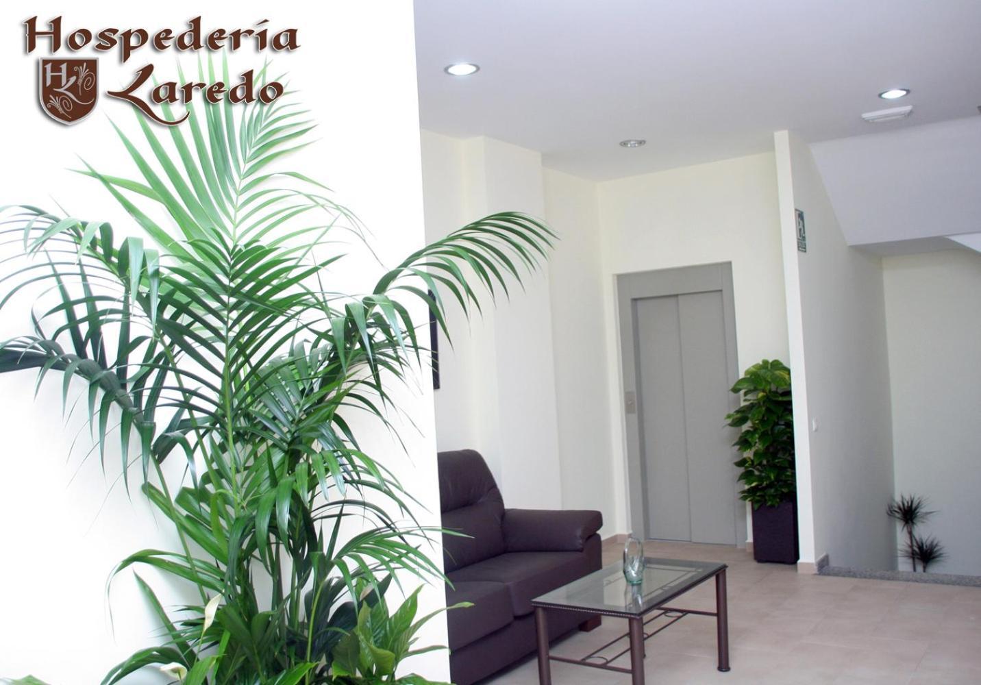 Hospederia Laredo Hotel La Carlota Exterior photo